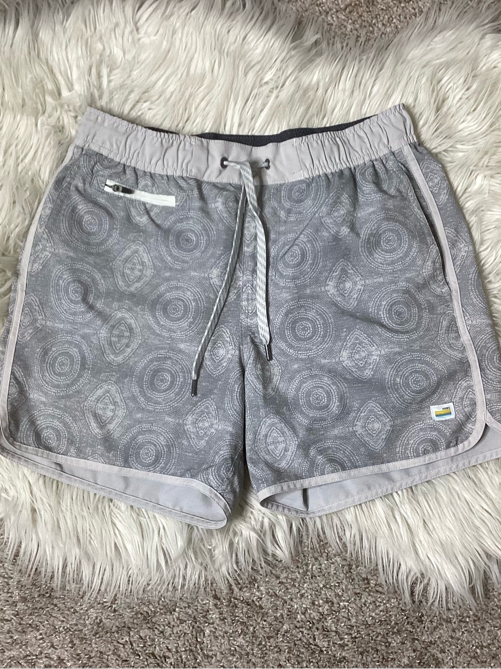 Vuori Banks Shorts 5” Platinum Sm